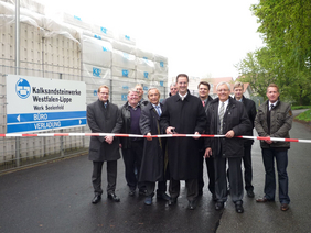 feierliche Einweihung der neuen Straße